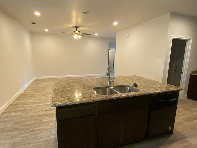 2202 Jones St — Photo 5