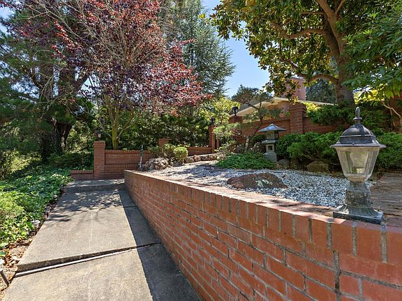 3rd image of 800 W Santa Inez Ave