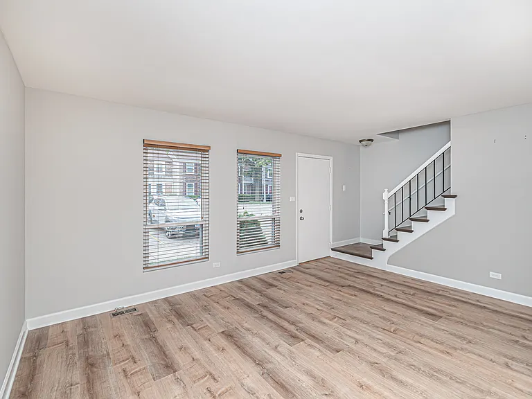 1851 Wellington Pl — Photo 9