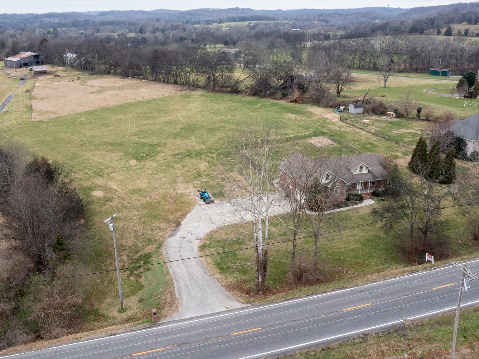 877 Dobbins Pike, Gallatin, TN 37066 Zillow