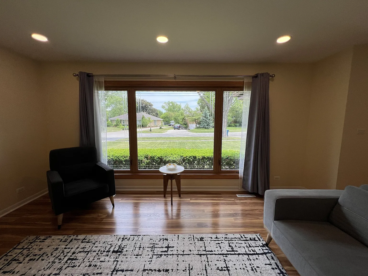 3 bed, 1416 sqft, $3,400 — Photo 3