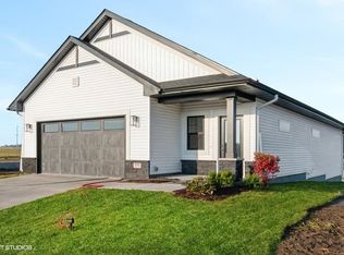 789 Clover Hill Dr, North Liberty, IA