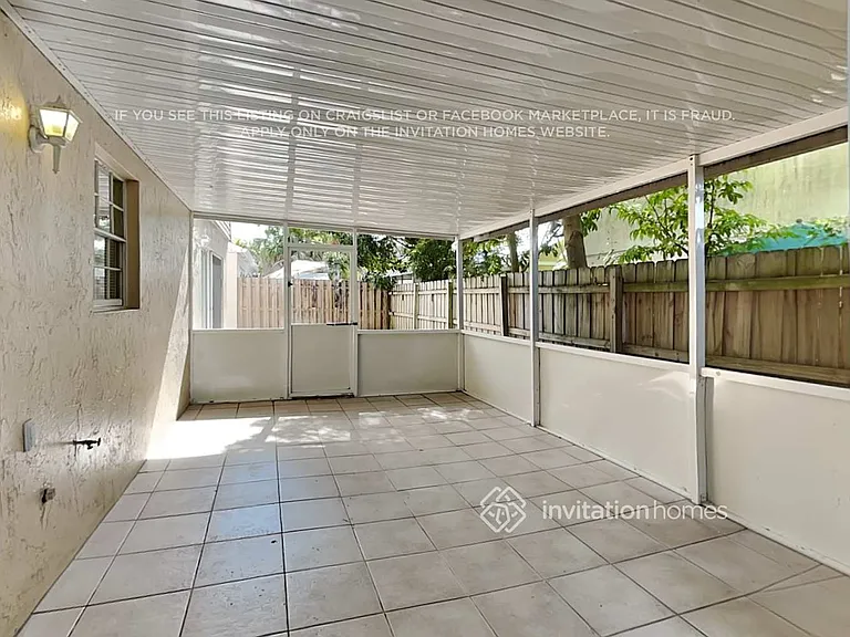 12684 SW 144th Ter — Photo 22