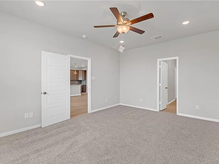 4537 Allison Dr — Photo 15