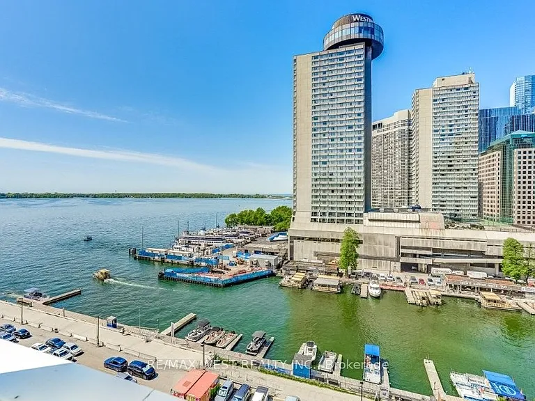 15 Queens Quay E #1006 — Photo 32