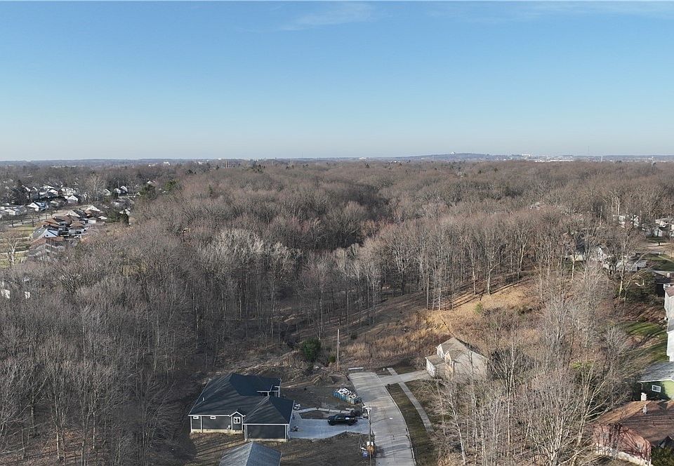 1st image of Vale Dr