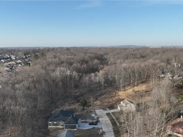 Vale Dr, Bedford, OH 44146