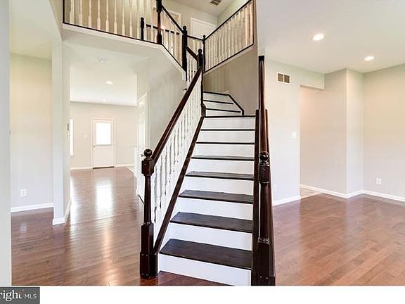 4th image of 2213 Musterel Ln