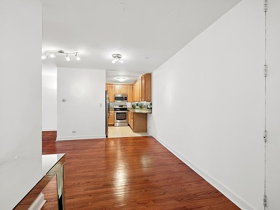 3rd image of 1440 N Lake Shore Dr APT 25C