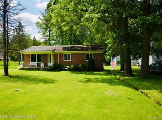 25541 King Rd, Brownstown, MI 48174