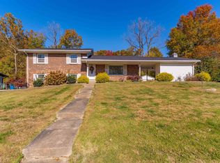 8207 Pine Creek Dr, Evansville, IN 47710