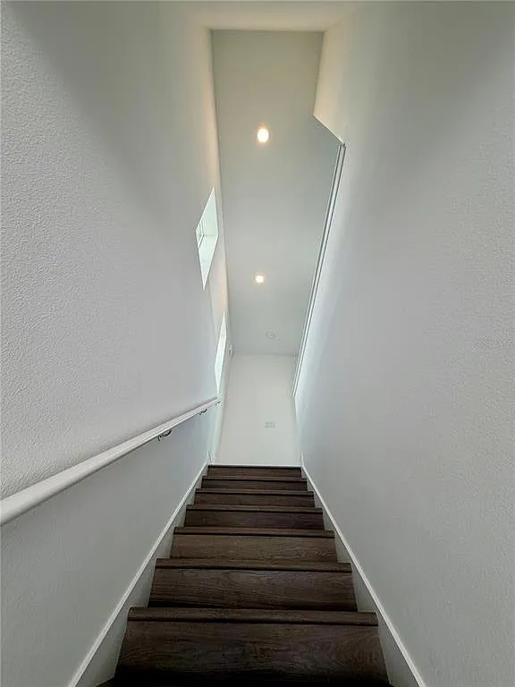 1 bed, 1.0 bath, 900 sqft, $1,850 — Photo 3