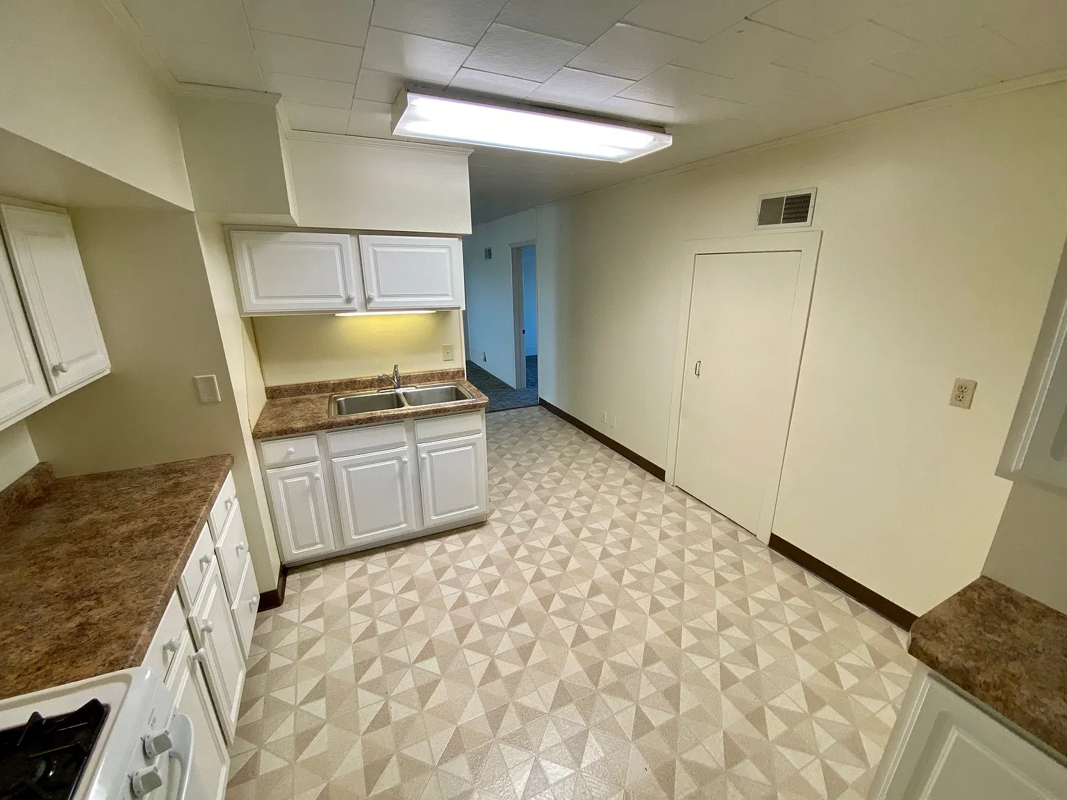 2 bed, $950 — Photo 3