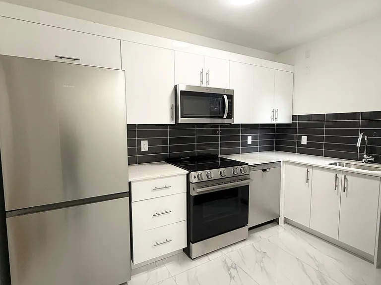 235 Cooper St #2 — Photo 5