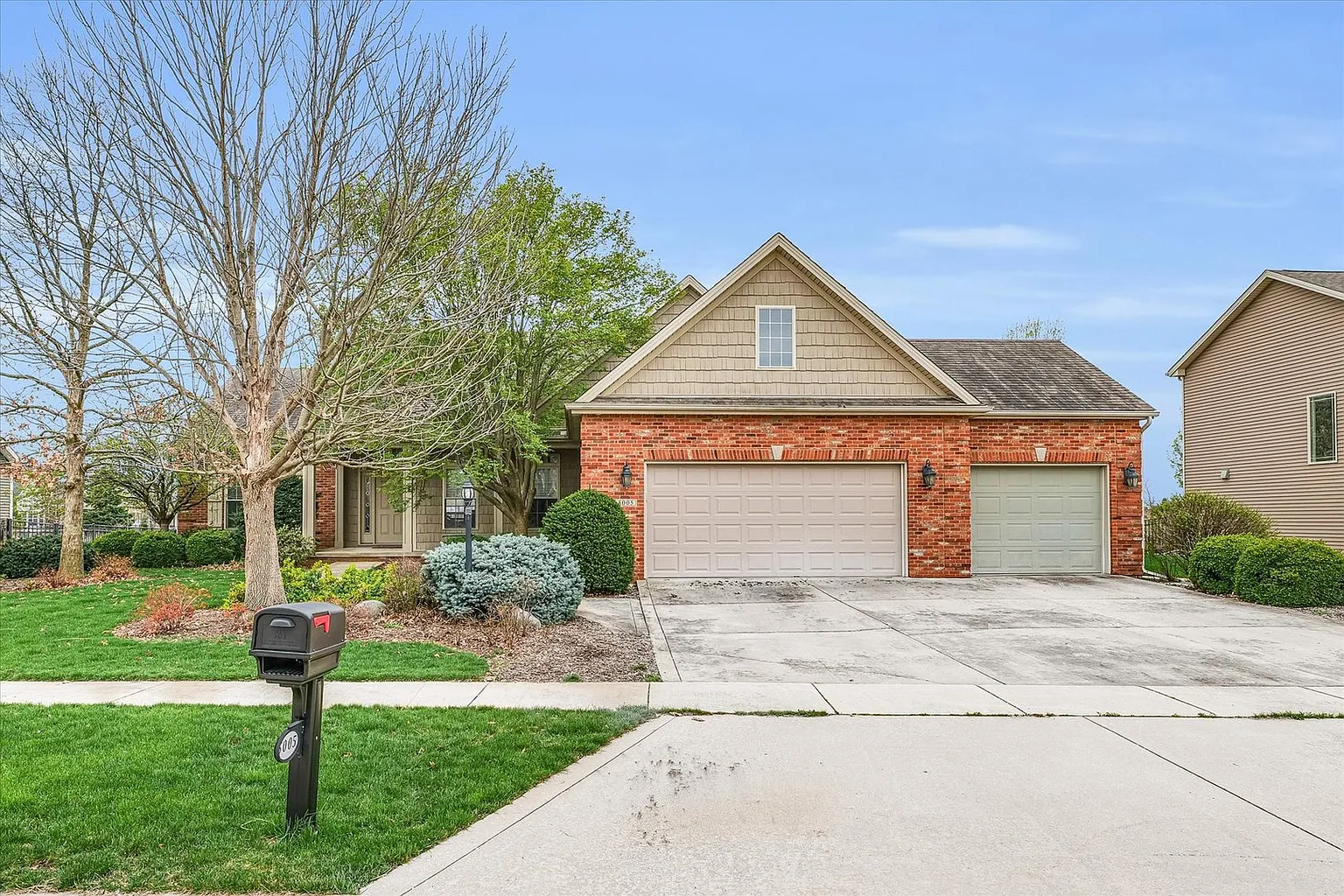 5005 Stonebridge Dr photo 1