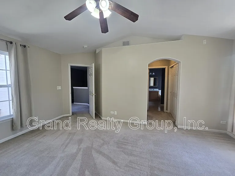 2265 W Bentley Ln — Photo 9