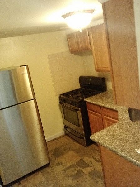 1st image of 154 Putnam Ave APT 2