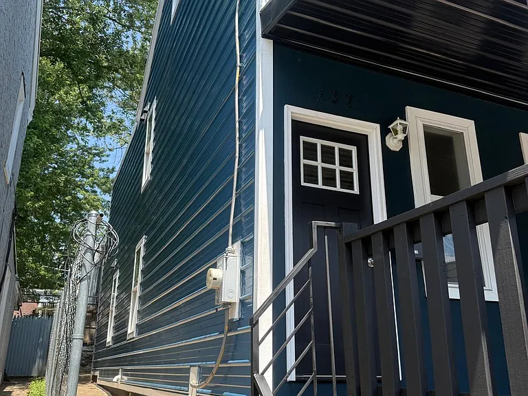 137 E Pleasant St — Photo 2