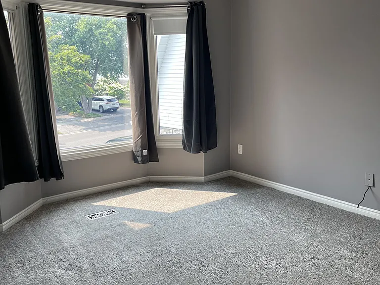923 Attersley Dr — Photo 34