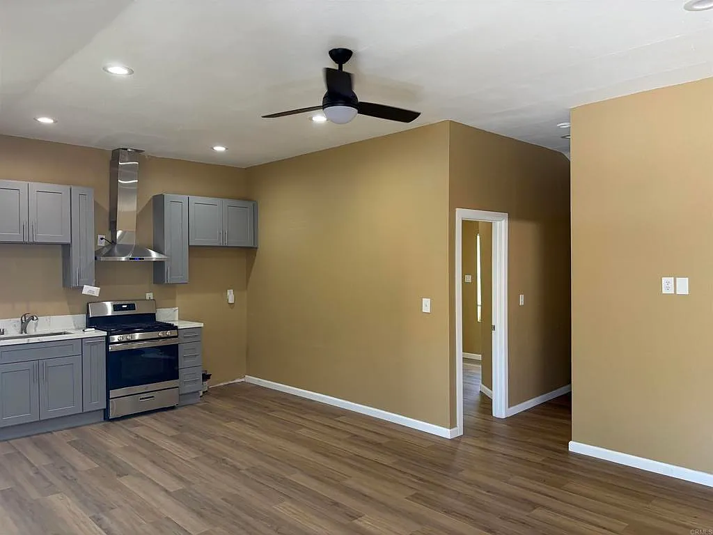 2 bed, 1.0 bath, 762 sqft, $2,800 — Photo 2