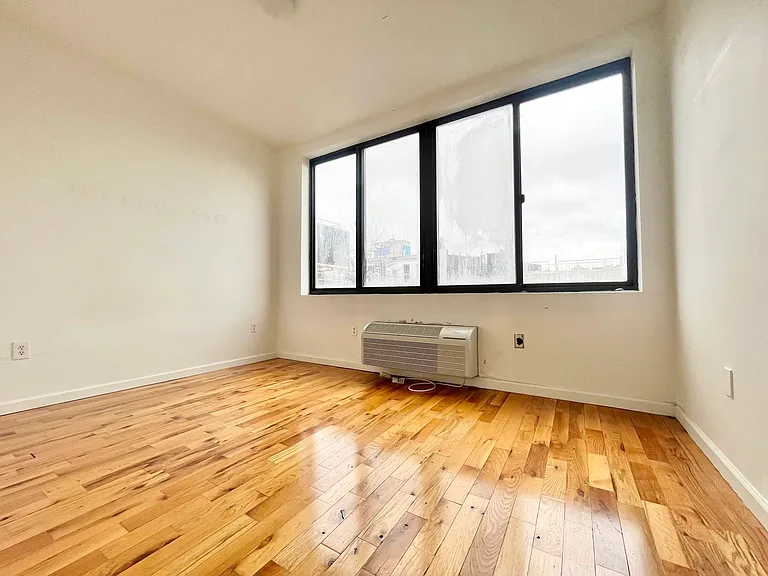 324 Melrose St #4A — Photo 9