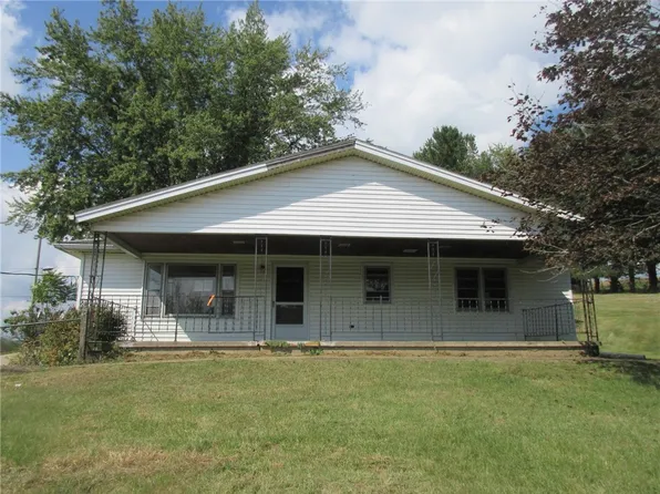 35 Pleasant Valley Rd, Claysville, PA 15323