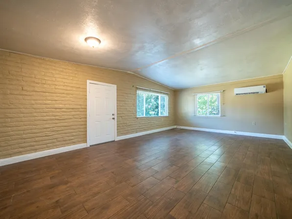 6151 Emerald Ln, Redding, CA 96001
