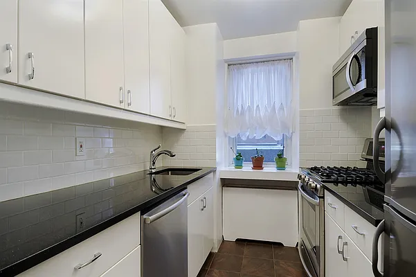 Sold by Corcoran | media 3