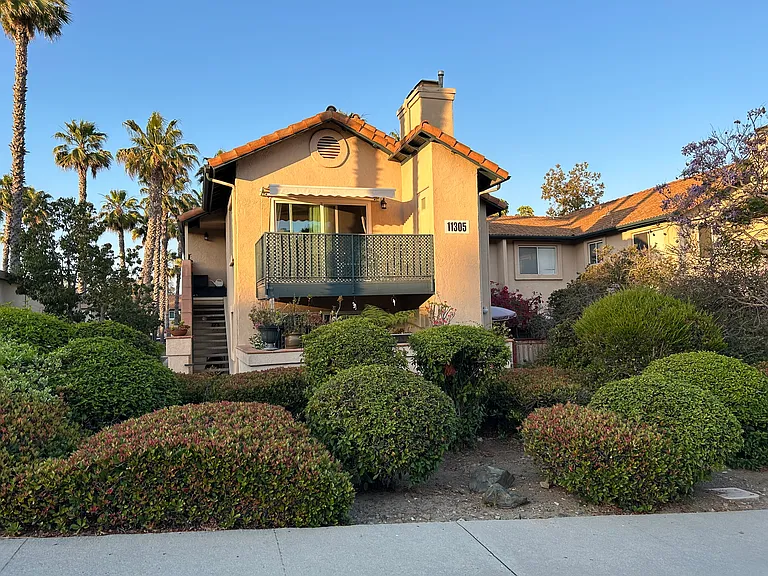 11305 Avenida De Los Lobos #C — Photo 2