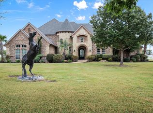 160 Steel Dust Dr, Red Oak, TX 75154