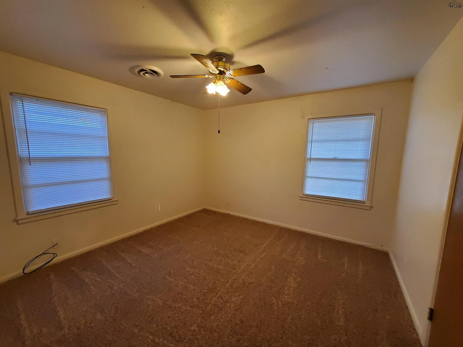3 bed, 2.0 bath, 1316 sqft, $1,400 — Photo 4