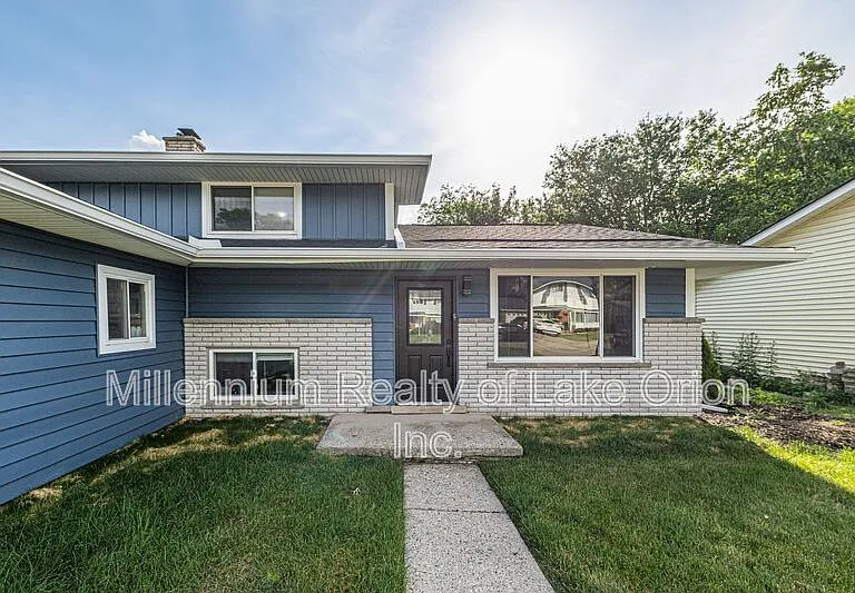 676 Sheffield Rd — Photo 2