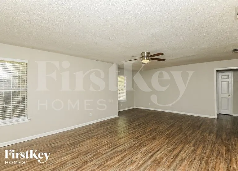 841 Hackamore St — Photo 10