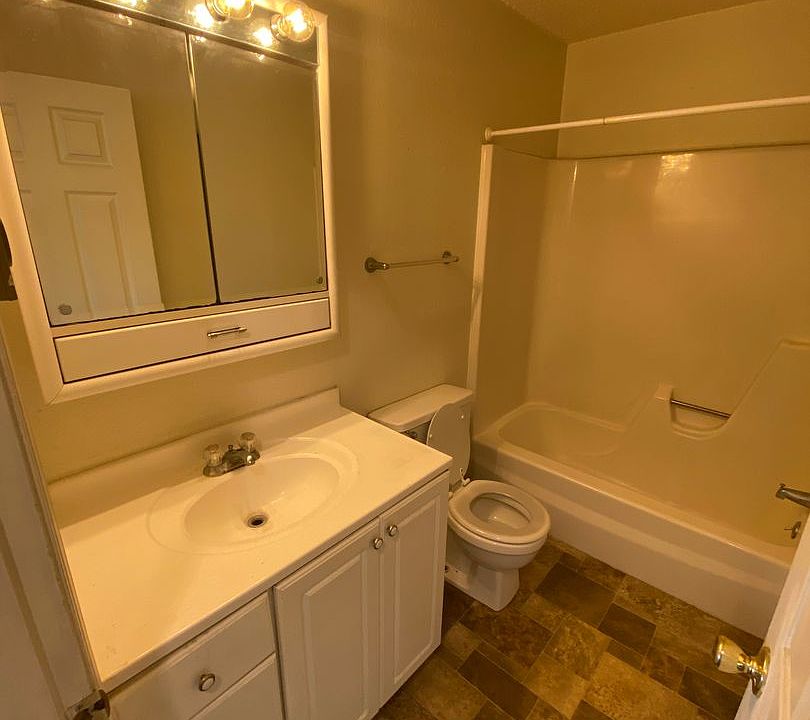 2nd image of 1015 Page Dr S APT 302