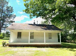 40 R C Mathews Rd, Humboldt, TN 38343