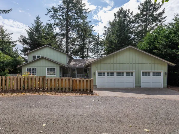 216 NE 56th St, Newport, OR 97365