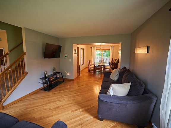 4th image of 36736 N Wildwood Dr
