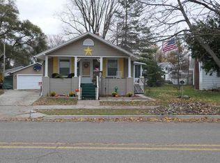 115 Riverside Dr, Alma, MI 48801