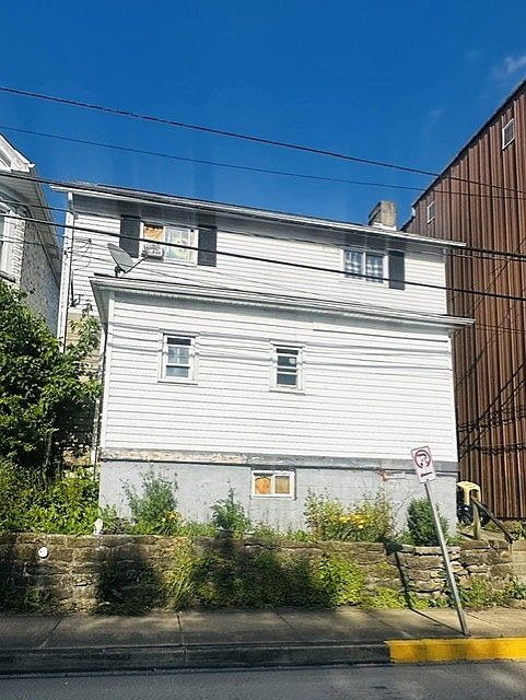 1st image of 441 Brown St