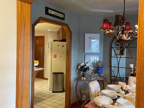4th image of 961 Whispering Pines Dr