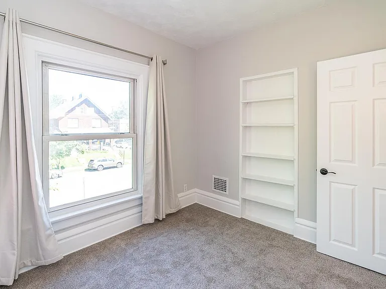2435 Summit St — Photo 26