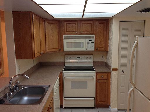 4th image of 7430 NW 18th St APT 106