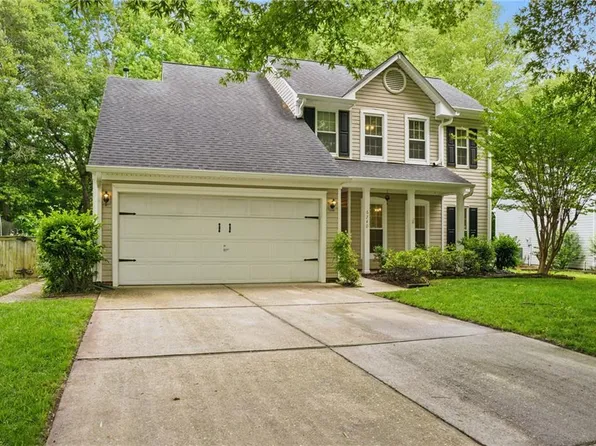 6740 Burbage Lake Cir, Suffolk, VA 23435