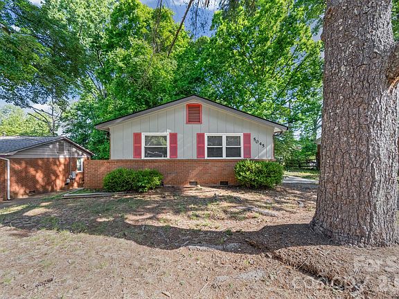 3rd image of 5045 Curtiswood Dr