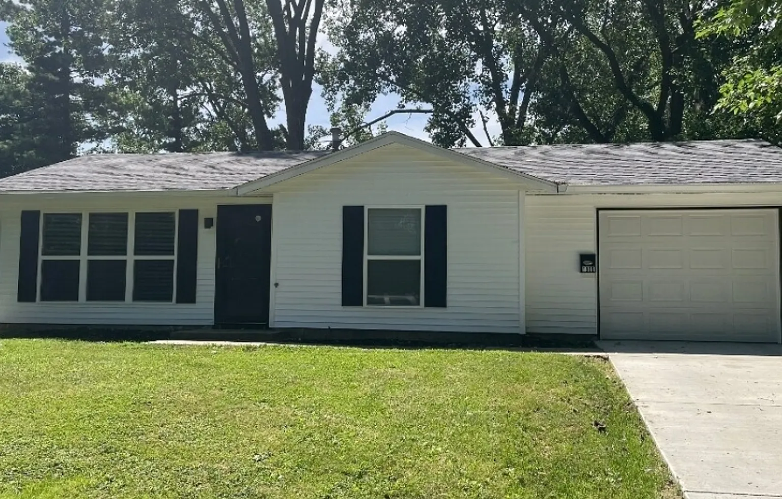 North End- 3 bed, 1 bath- A/O schools! — Photo 1