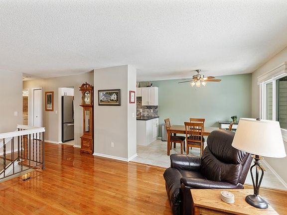 4th image of 3632 Avon Dr