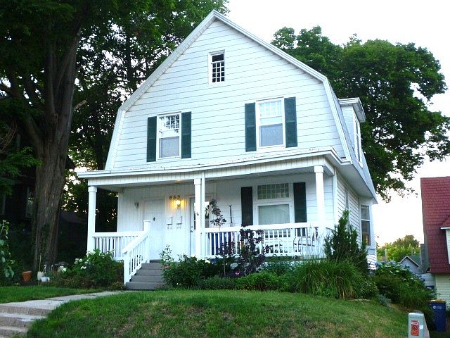 1st image of 653 Crescent St NE #1