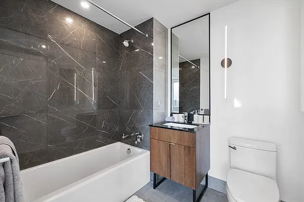 Bathroom, photo 1