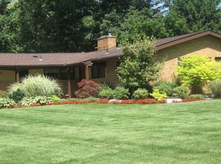 22849 Timberline Dr, Southfield, MI 48033