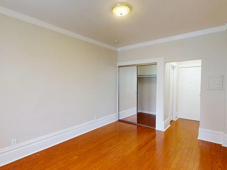 685 Geary Street — Photo 2